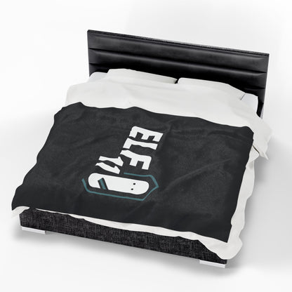 Cozy Velveteen Plush Blanket for Holiday Comfort - 'Elf 11' Design