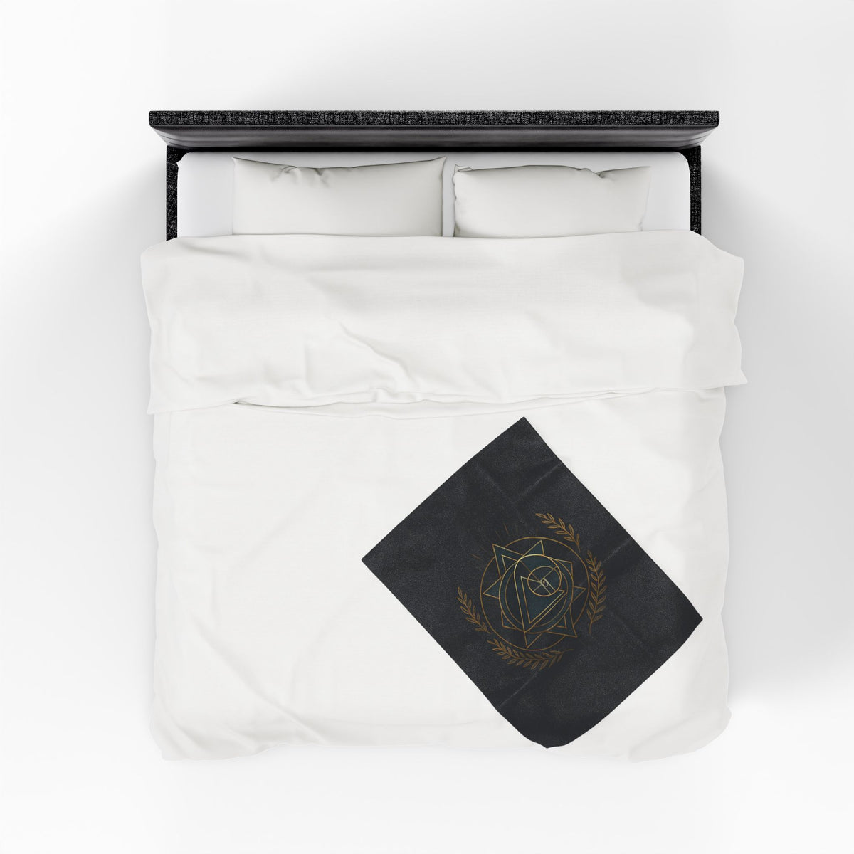 Gothic Velvet Plush Blanket - Cozy Décor for Gaming Lovers