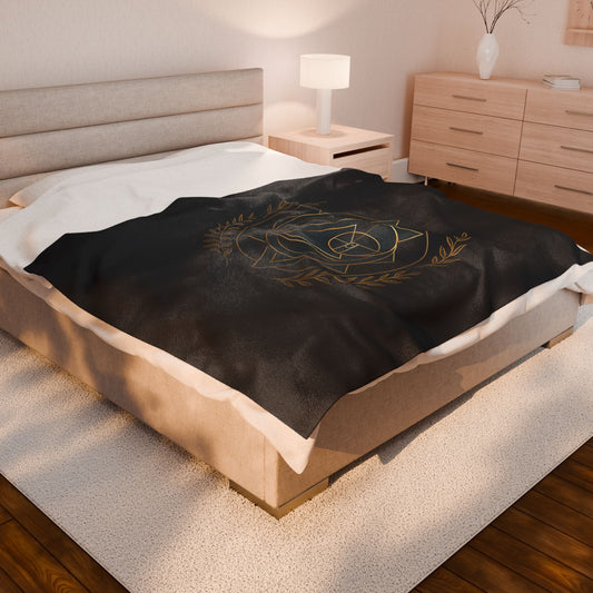 Gothic Velvet Plush Blanket - Cozy Décor for Gaming Lovers