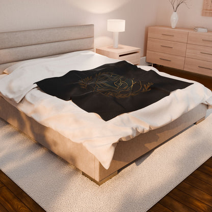 Gothic Velvet Plush Blanket - Cozy Décor for Gaming Lovers